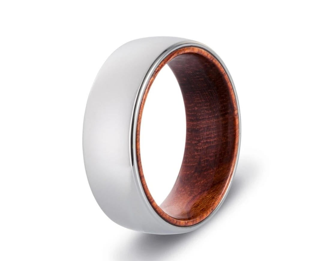 Tungsten steel ring with jarrah base